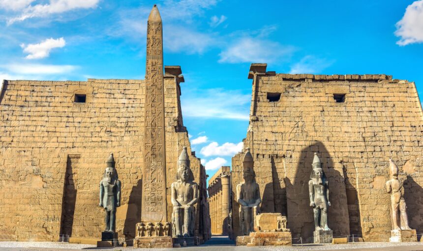 Ausflug Hurghada Luxor zu Tempeln und Königsgräbern buchen !