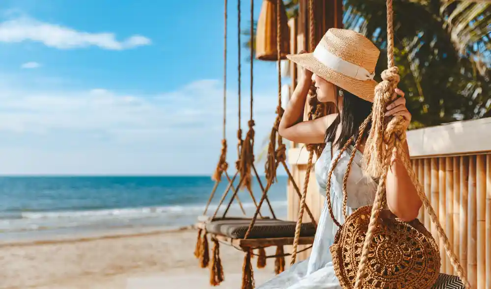 Besucher beim Paradise Insel Hurghada Ausflug mit Boot und Strand