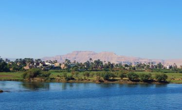 Entspannte Felukenfahrt auf dem Nil bei privatem Ausflug Hurghada – Luxor