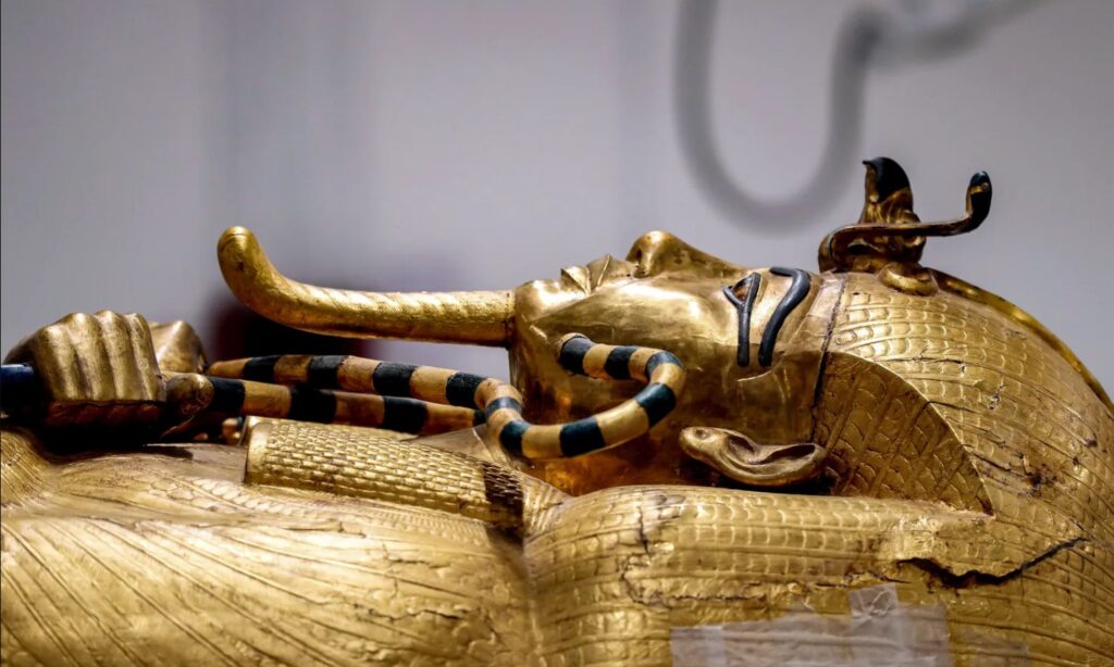 Ausflug von Luxor zu den Pyramiden von Gizeh – Flugreise mit deutschsprachigem Guide.