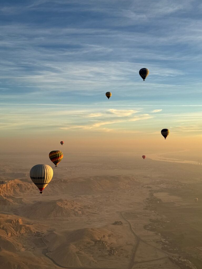 Ballonfahrt Luxor – Heißluftballon über das Tal der Könige bei Sonnenaufgang