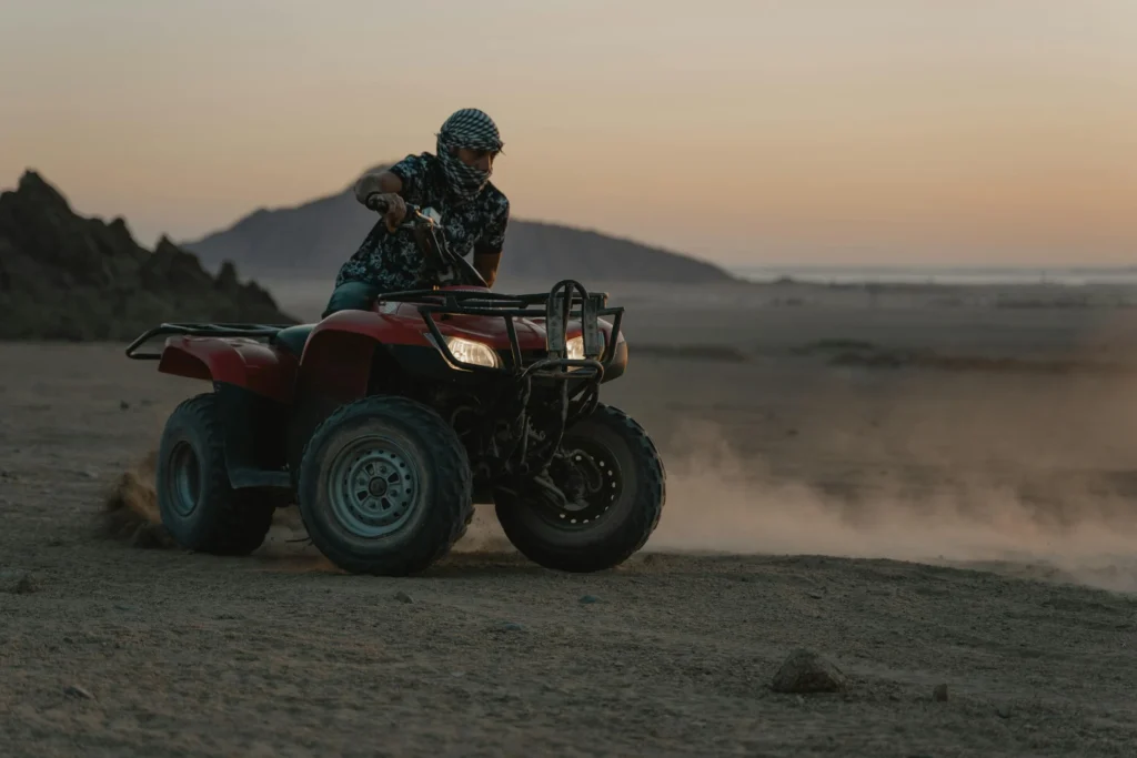 Marsa Alam Quad Tour – Quadfahrer in der weiten Wüste von Marsa Alam